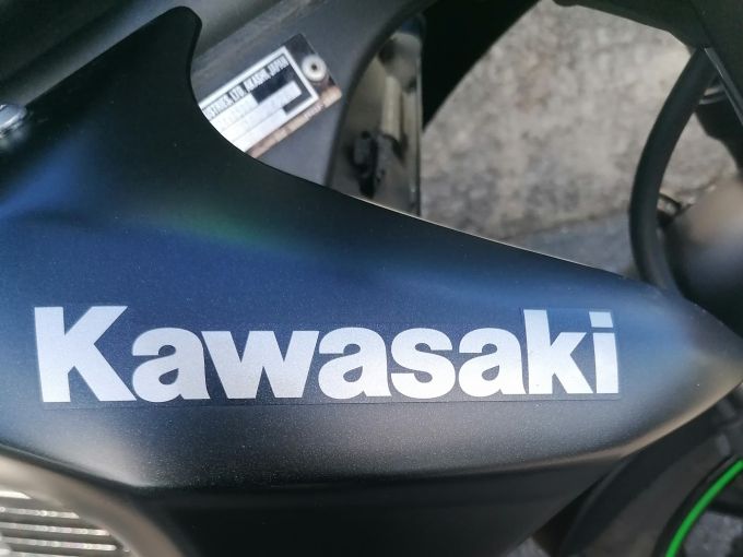 KAWASAKI ER-6 (47.5CV) 4