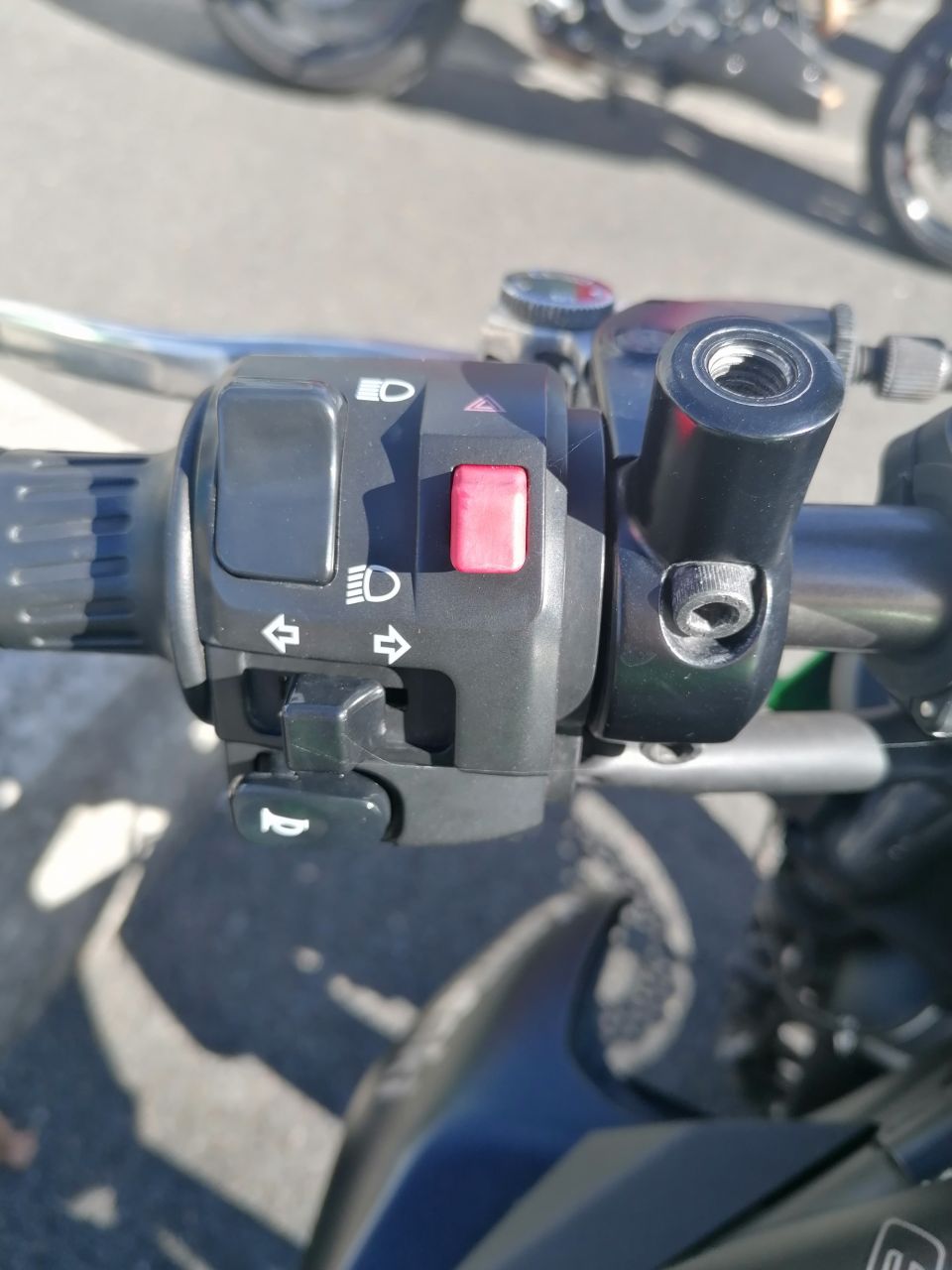 KAWASAKI ER-6 (47.5CV) 4