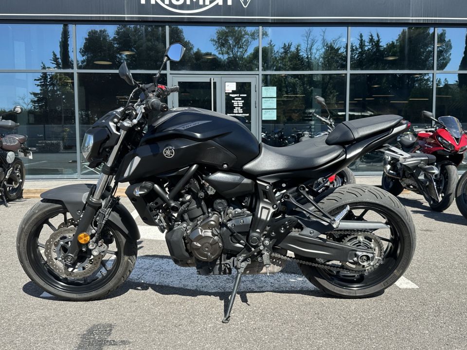 YAMAHA MT-07 (47.5CV) 4