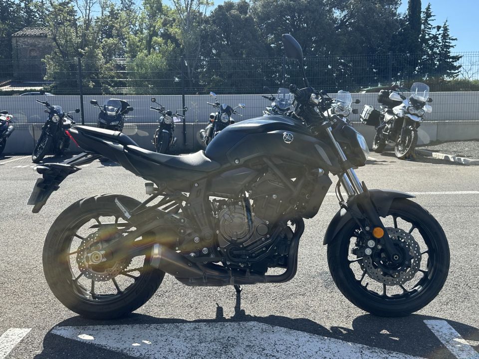 YAMAHA MT-07 (47.5CV) 4