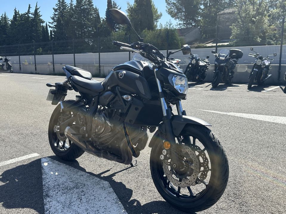 YAMAHA MT-07 (47.5CV) 4