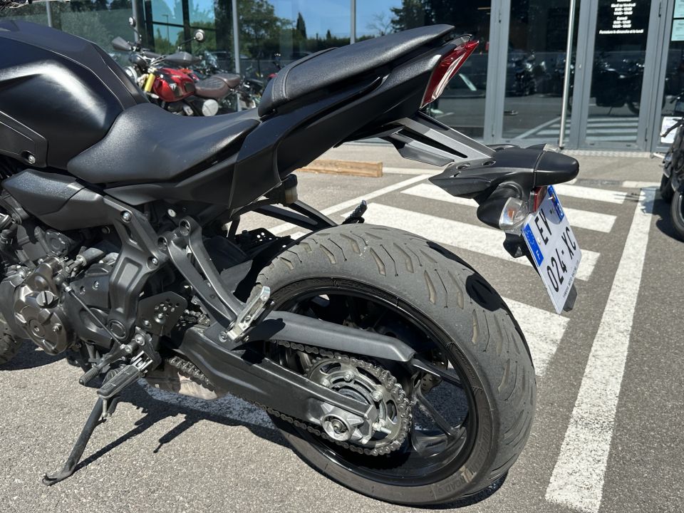 YAMAHA MT-07 (47.5CV) 4