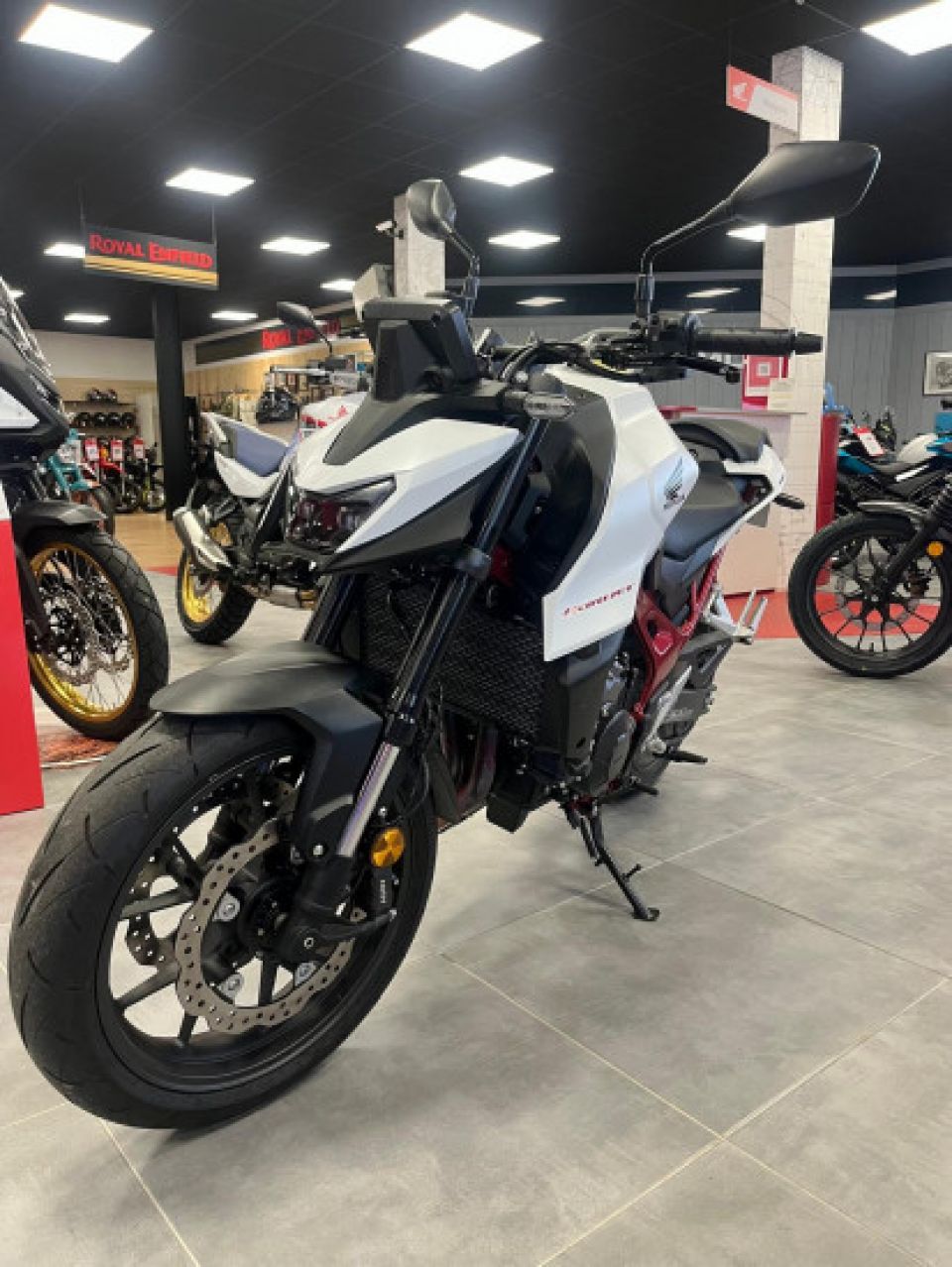 HONDA CB 750 HORNET 4