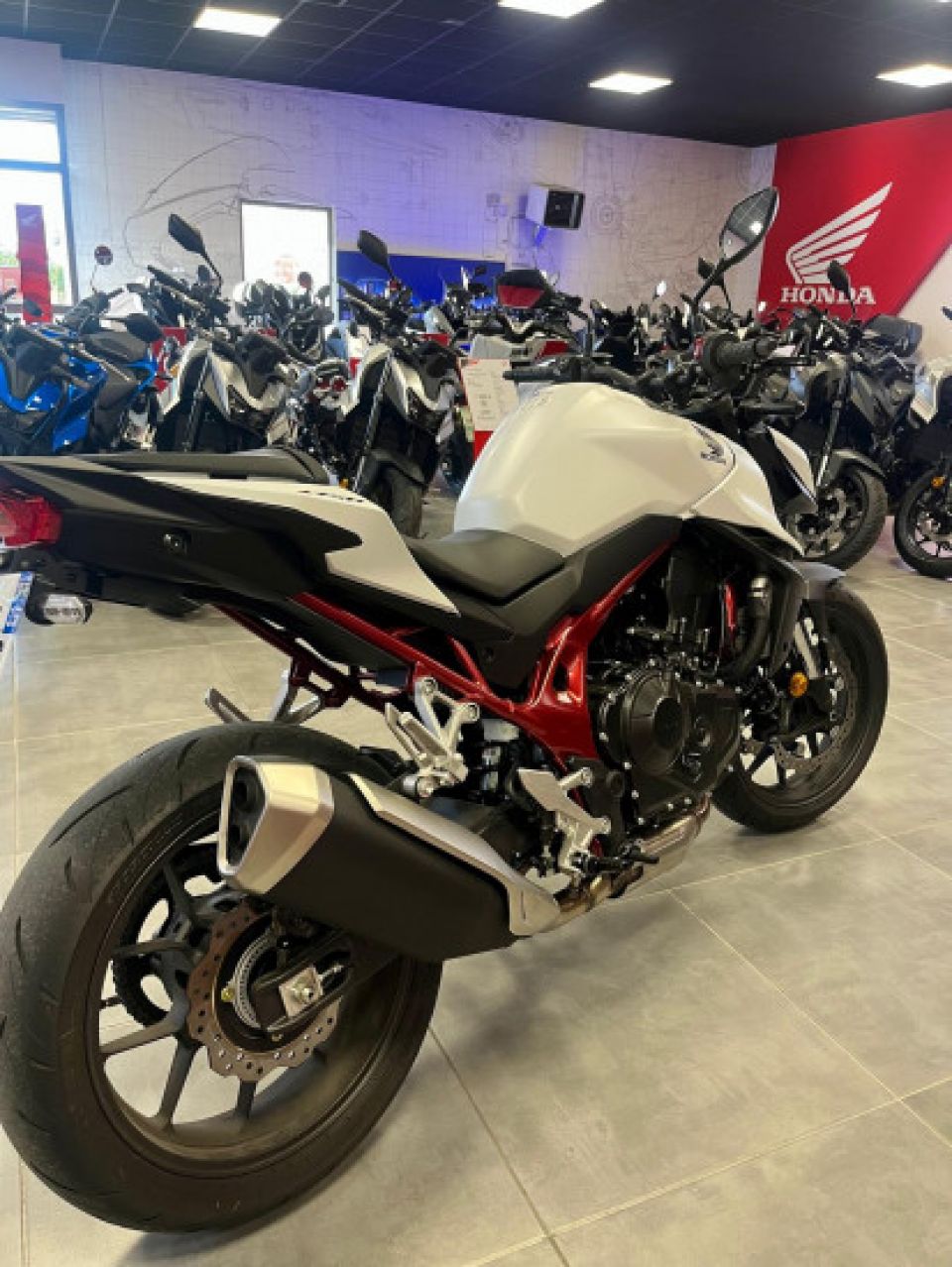 HONDA CB 750 HORNET 4