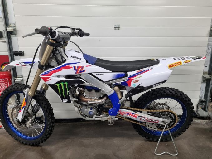 YAMAHA YZ250F 4