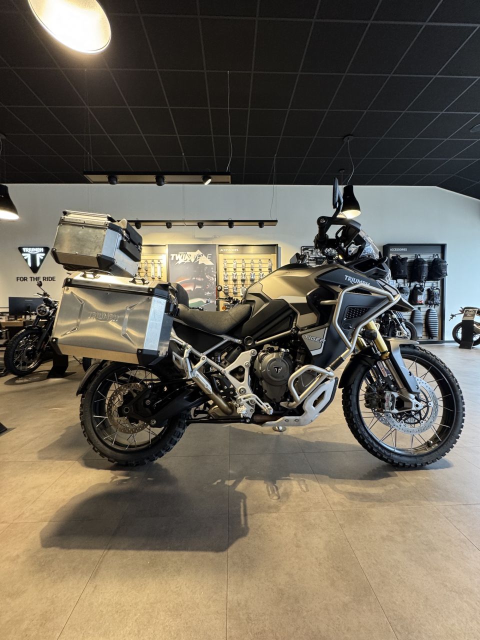 TRIUMPH TIGER 1200 EXPLORER 4