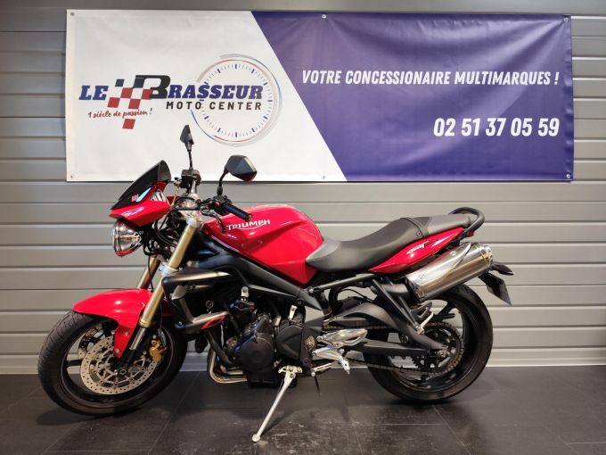 TRIUMPH STREET TRIPLE 675 4