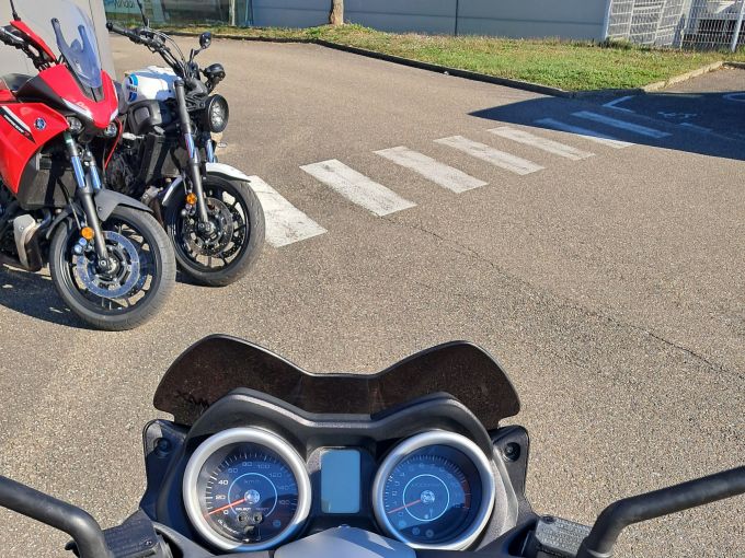 YAMAHA XMAX 125 4