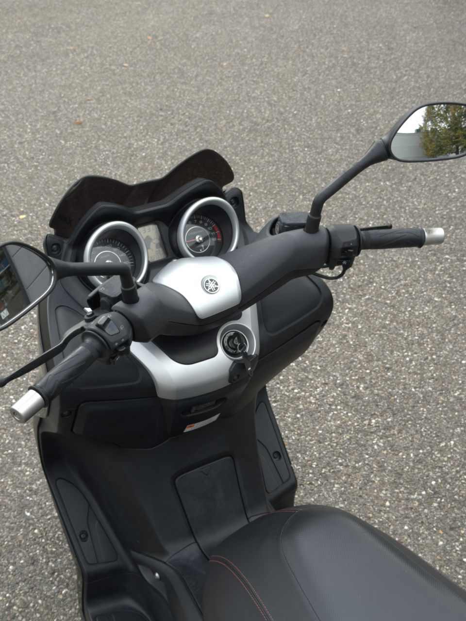 YAMAHA XMAX 125 4