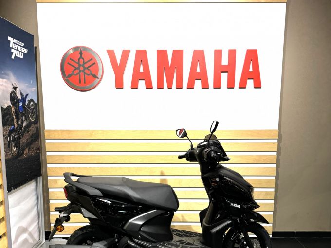 YAMAHA RayZR 125 4