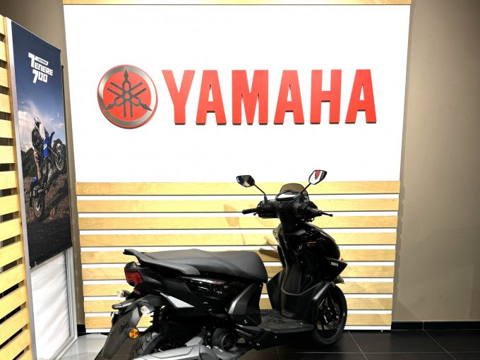 YAMAHA RayZR 125 4