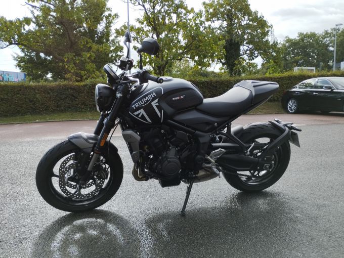 TRIUMPH TRIDENT 660 4