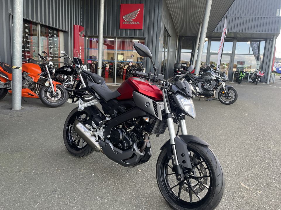 YAMAHA MT-125 4
