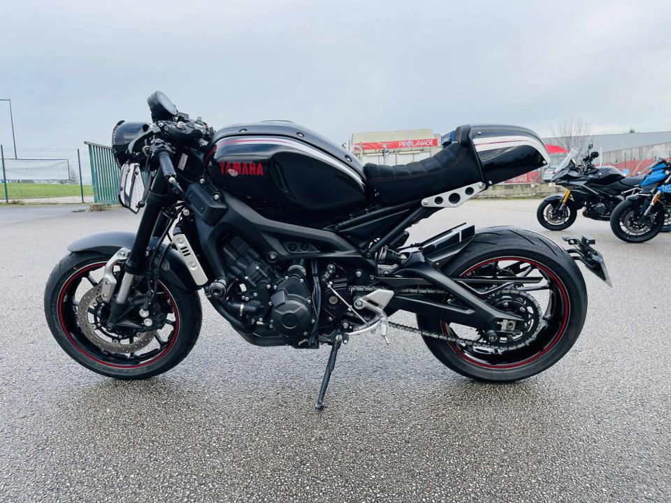 YAMAHA XSR 900 4
