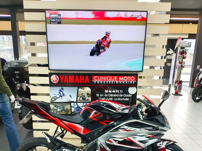 YAMAHA YZF 125 R ABS 4