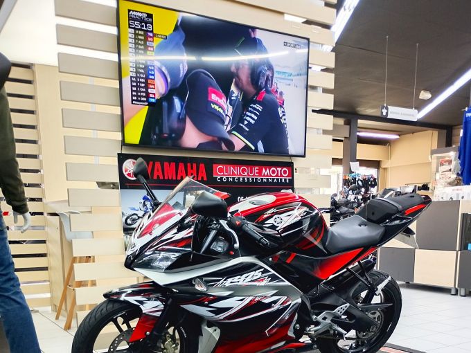 YAMAHA YZF 125 R ABS 4