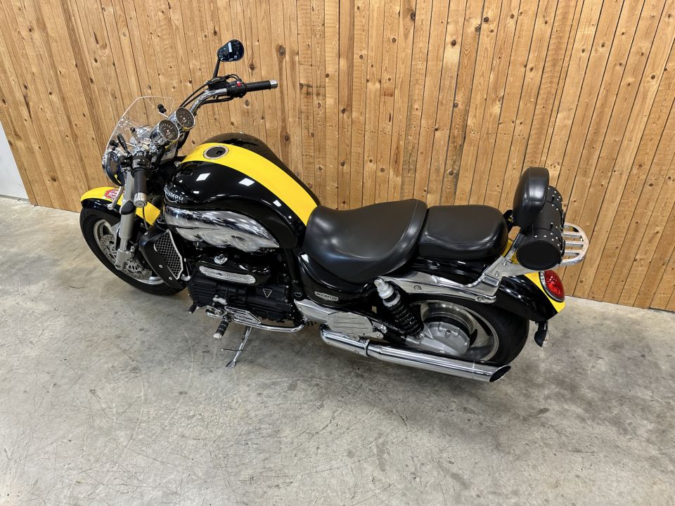 TRIUMPH Rocket III 4
