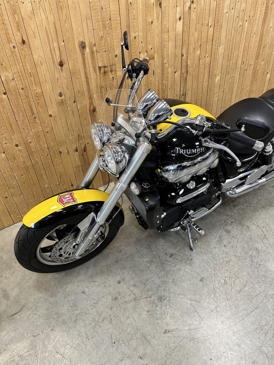 TRIUMPH Rocket III 4