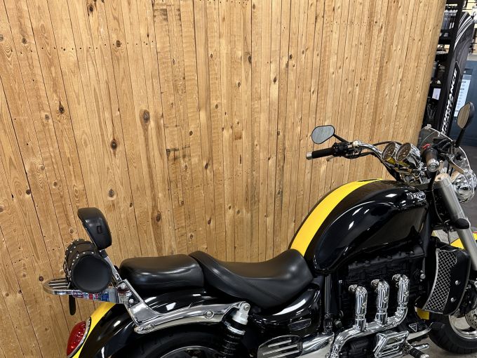 TRIUMPH Rocket III 4