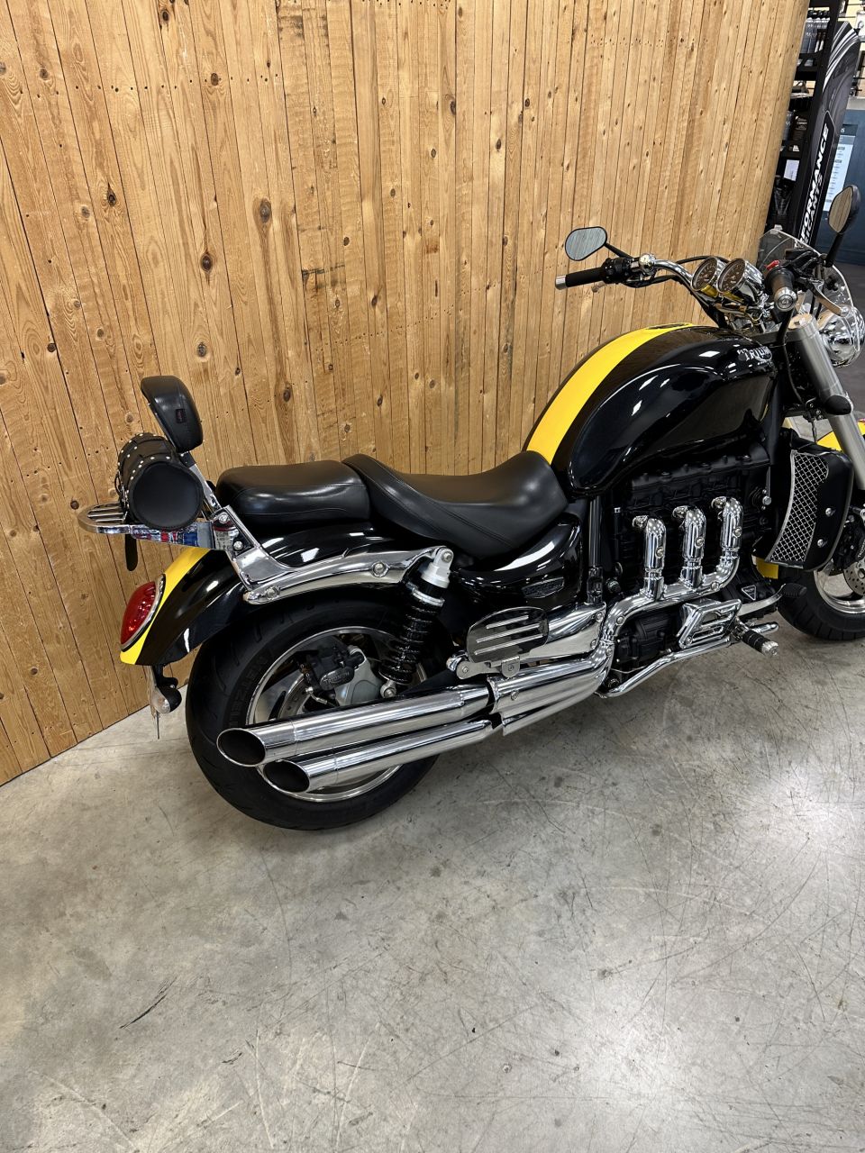 TRIUMPH Rocket III 4