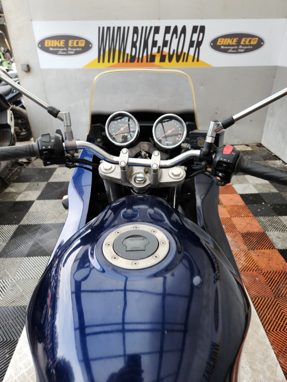 SUZUKI GSF 600 S BANDIT 4