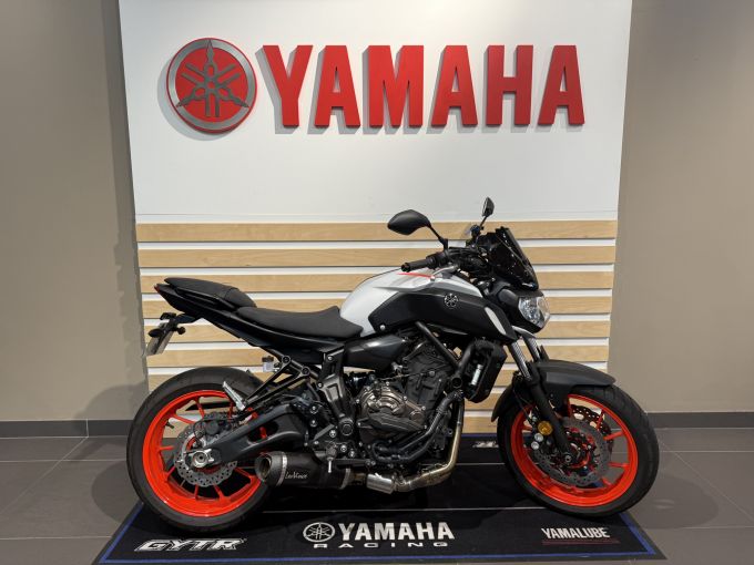 YAMAHA MT-07 (47.5CV) 4
