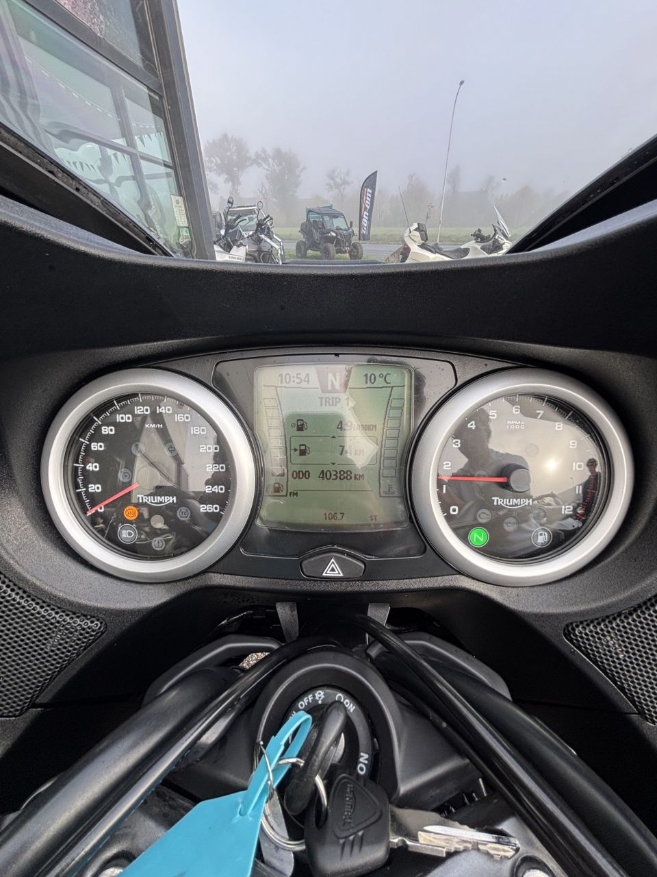 TRIUMPH Trophy SE 4