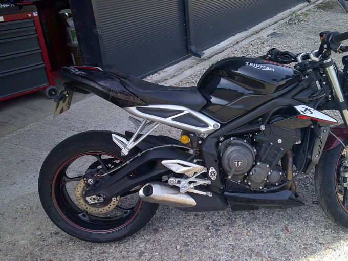 TRIUMPH STREET TRIPLE 765 4