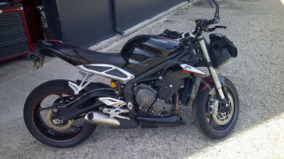 TRIUMPH STREET TRIPLE 765 4