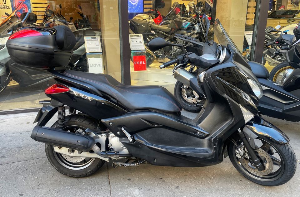 YAMAHA XMAX 125 4