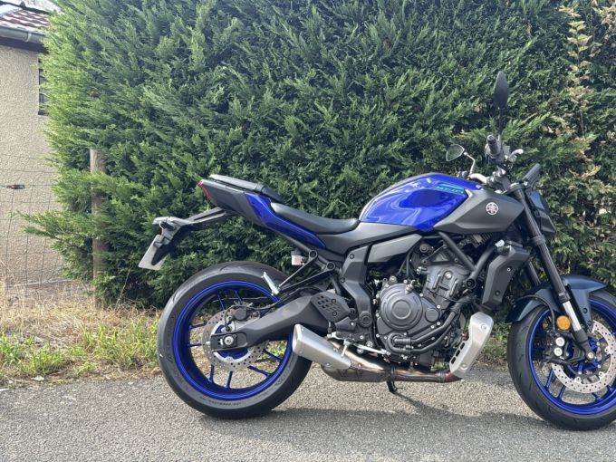 YAMAHA MT-07 4