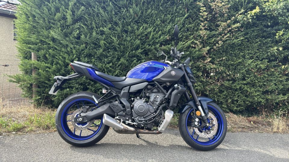 YAMAHA MT-07 4
