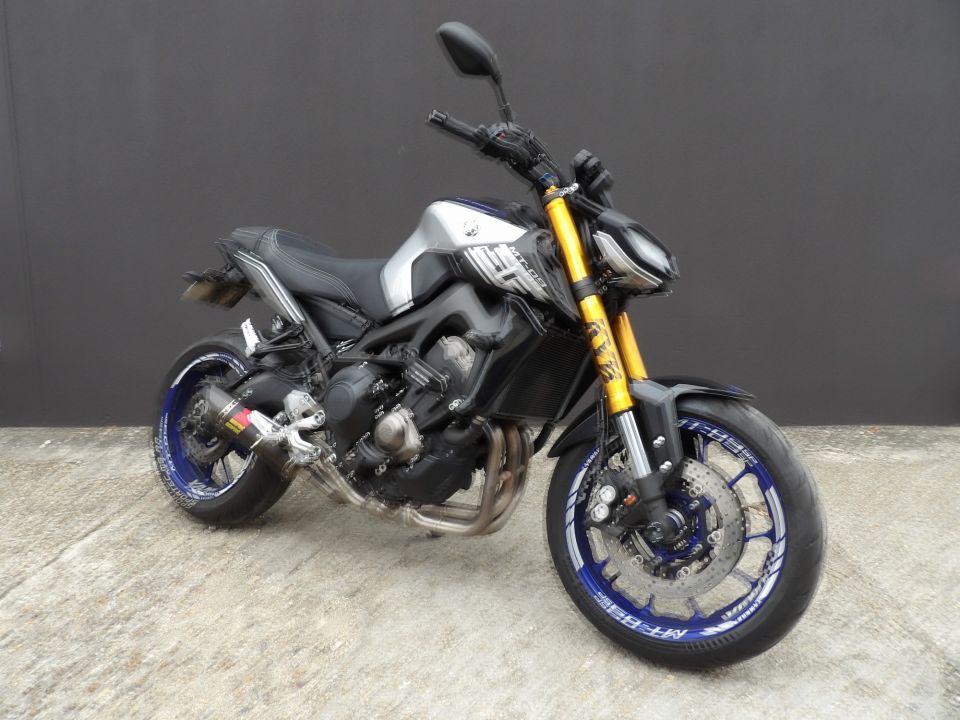 YAMAHA MT-09 SP 4