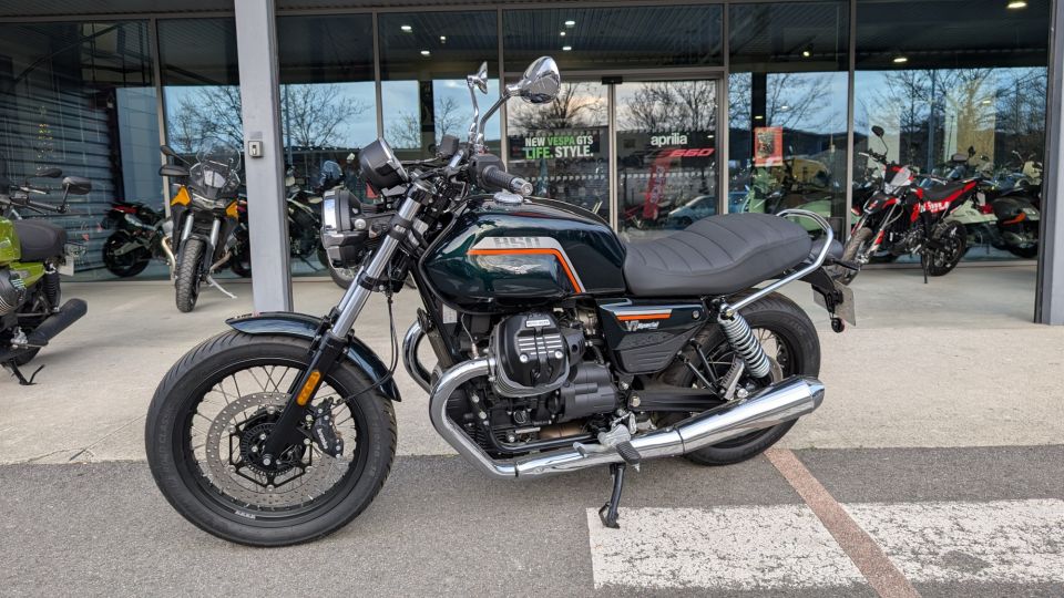 MOTO GUZZI V7 SPECIAL 4