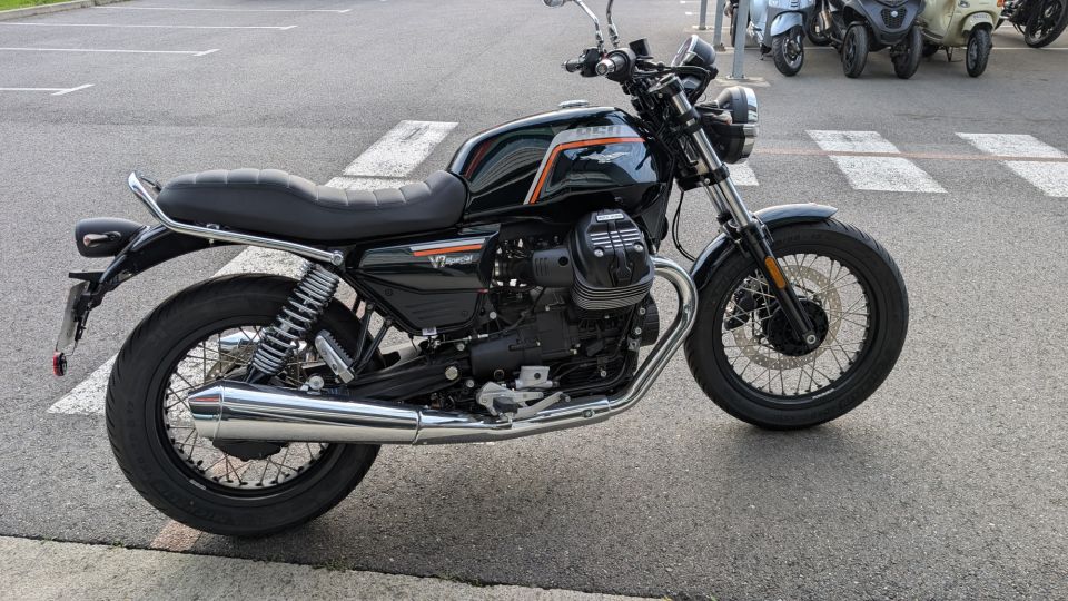 MOTO GUZZI V7 SPECIAL 4