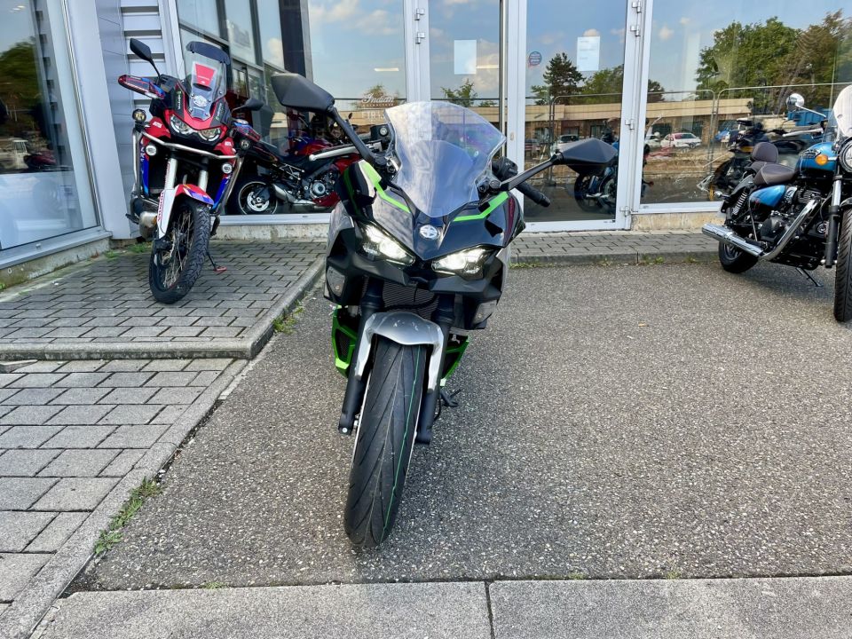 KAWASAKI Ninja 7 Hybrid 4
