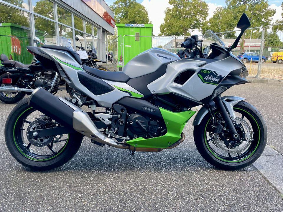 KAWASAKI Ninja 7 Hybrid 4