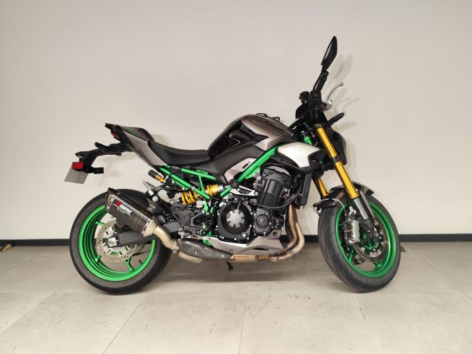 KAWASAKI Z900 SE 4