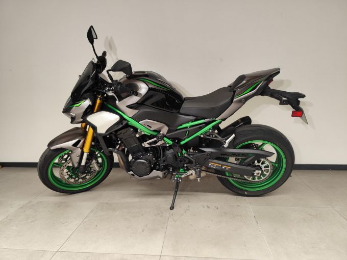 KAWASAKI Z900 SE 4