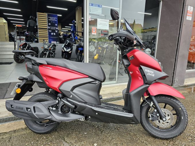 YAMAHA RayZR 125 4