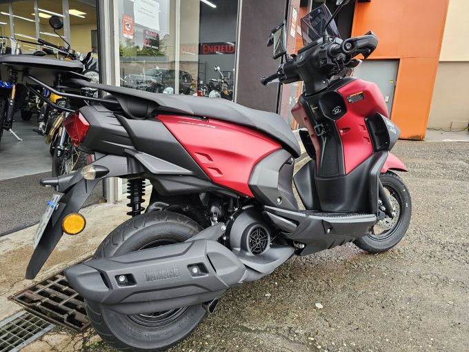 YAMAHA RayZR 125 4