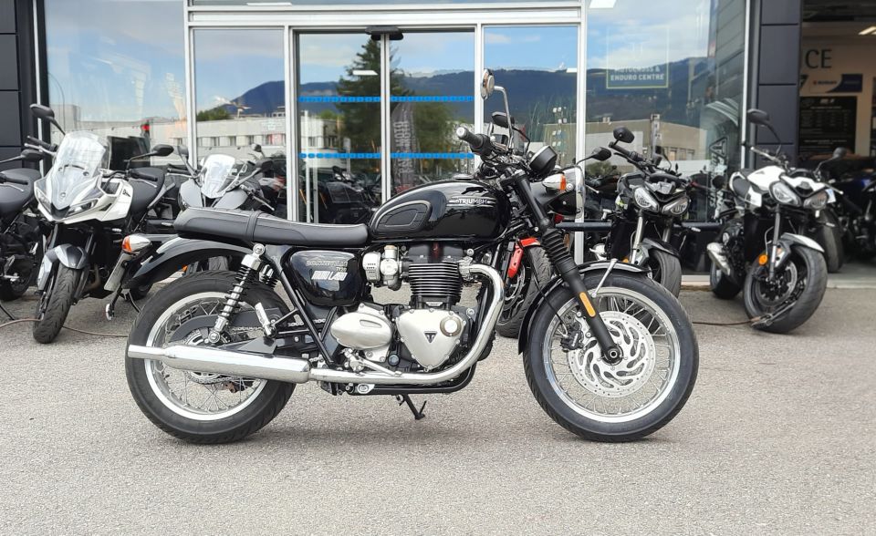 TRIUMPH BONNEVILLE T120 4
