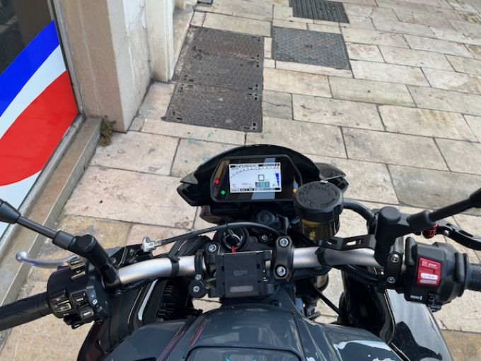 YAMAHA MT-10 4