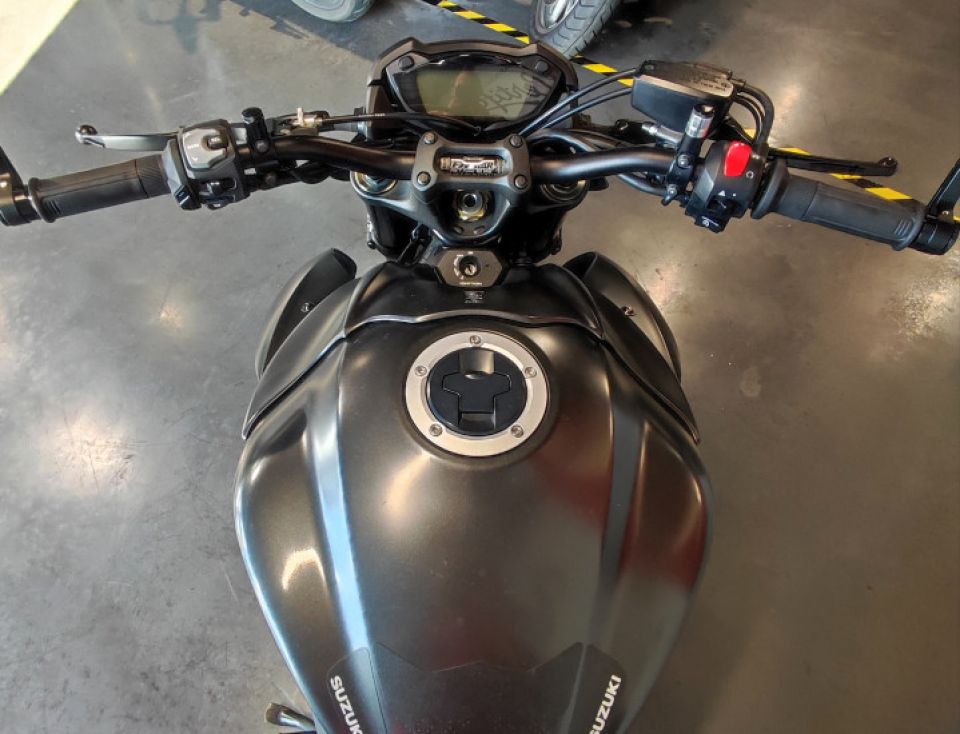 SUZUKI GSX-S 1000 4