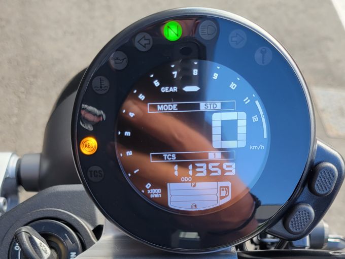 YAMAHA XSR 900 4