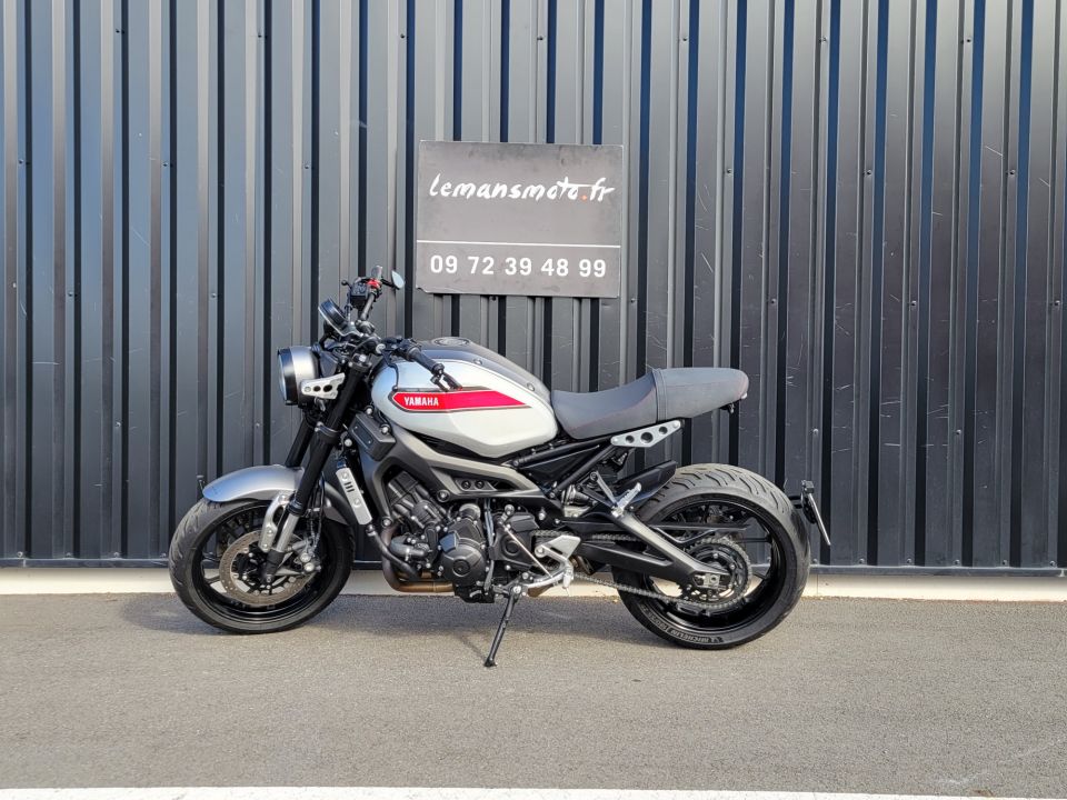 YAMAHA XSR 900 4