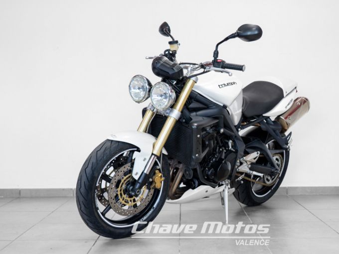 TRIUMPH STREET TRIPLE 675 4