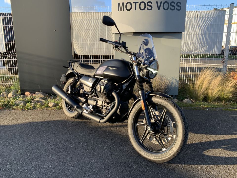 MOTO GUZZI V7 STONE 4