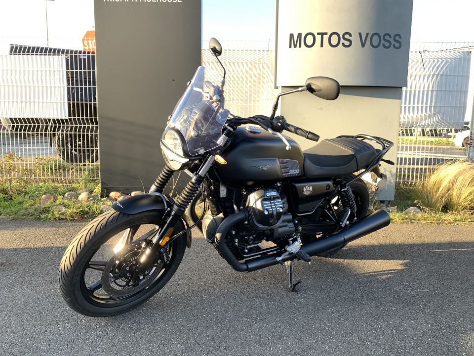 MOTO GUZZI V7 STONE 4