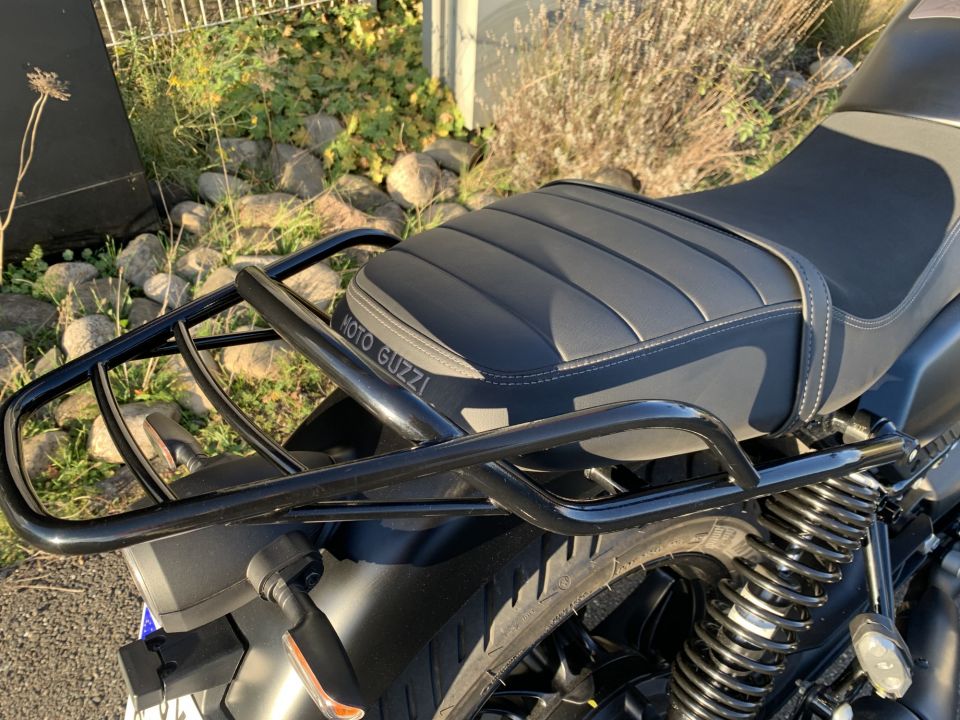 MOTO GUZZI V7 STONE 4